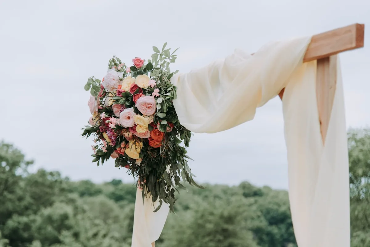 Ceremonieel trouwen: een moment uit een ceremonie van Esther