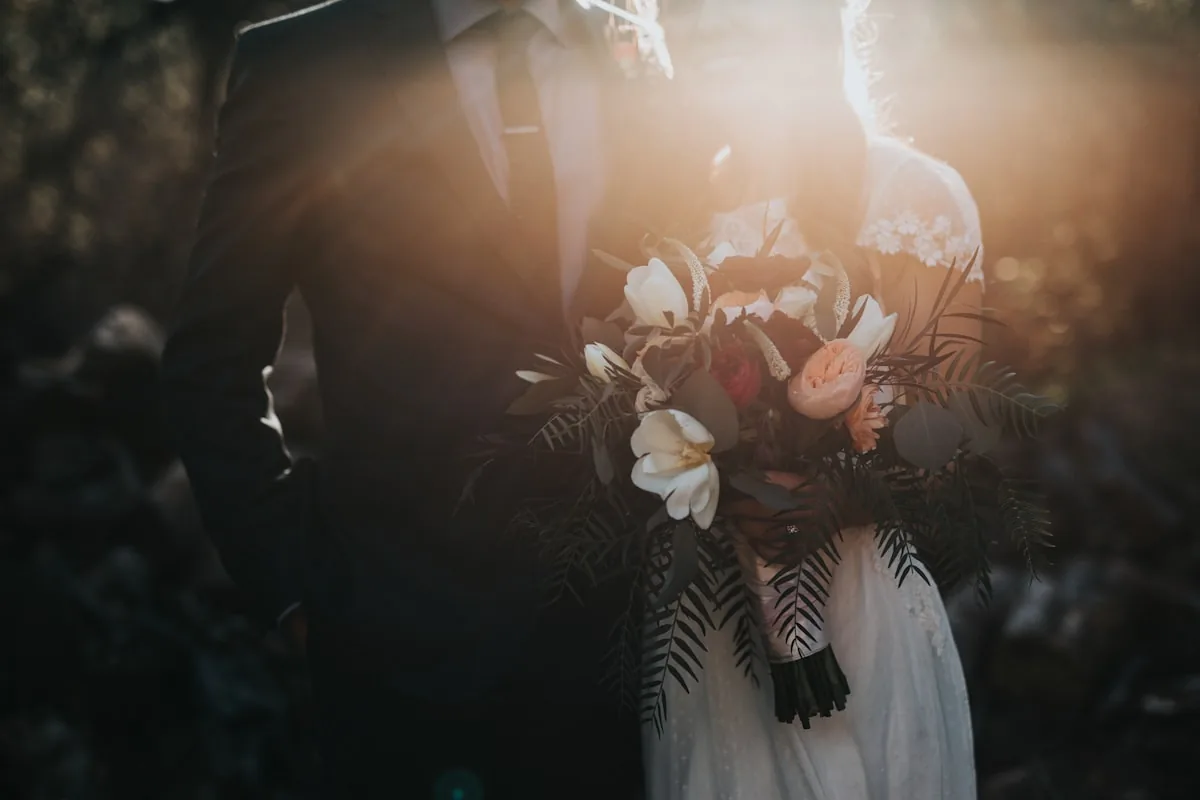 Trouwen: een moment uit een ceremonie van Esther